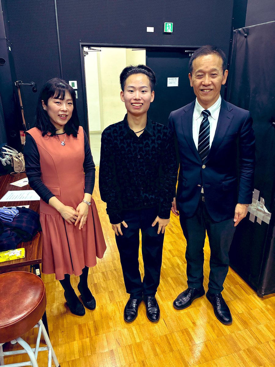 大阪音楽大学のオープンキャンパス、
門下生のピアノ演奏家特別コース2年の
大山桃暖君が演奏し、私もその後のトークで参加させて頂きました。始終和気藹々とした雰囲気でした〜☺️
お越し下さいました皆様ありがとうございました。