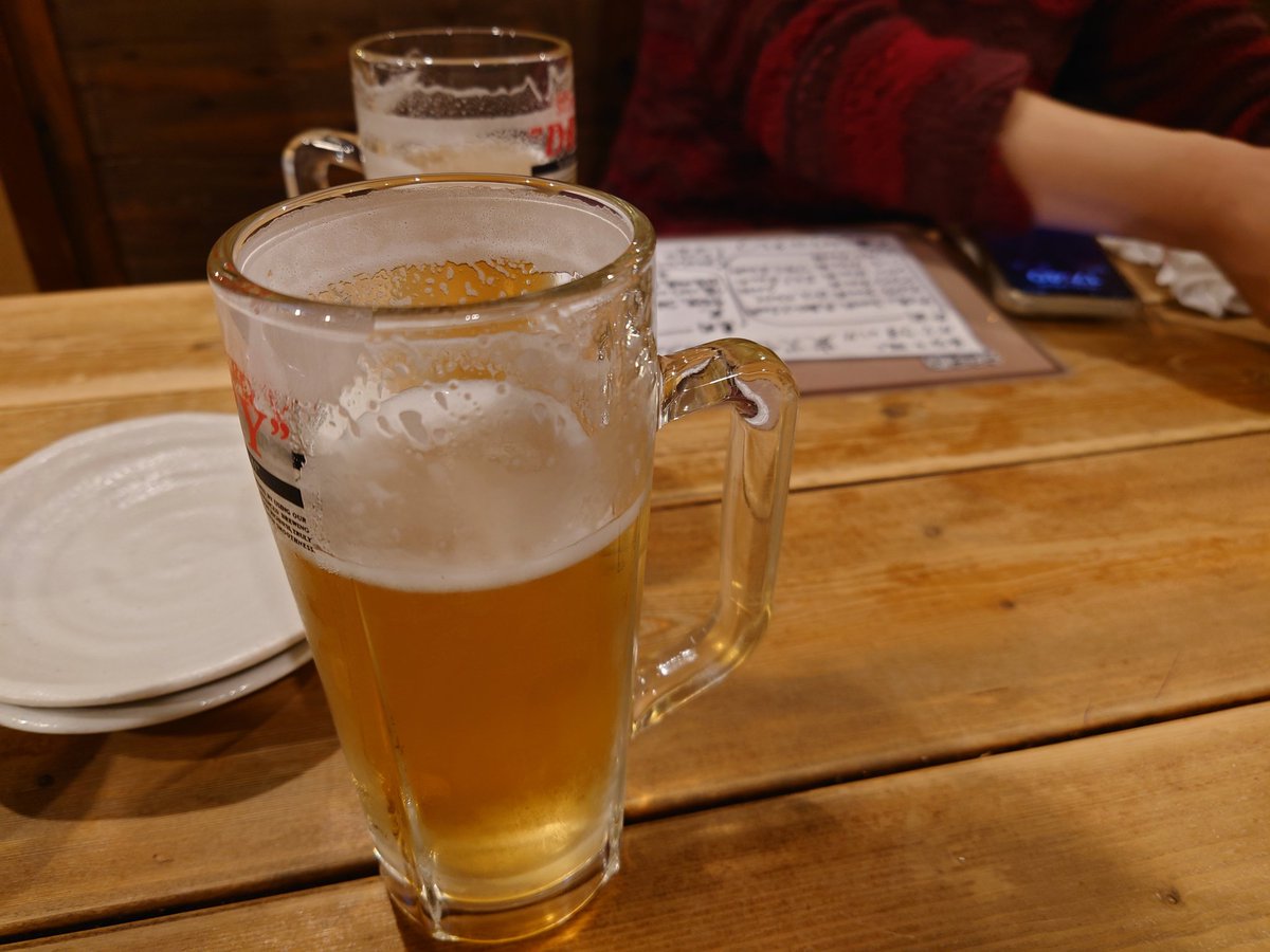 奥さんとモツ鍋屋さんに入ったんやけど、店内にあったこの置き物に