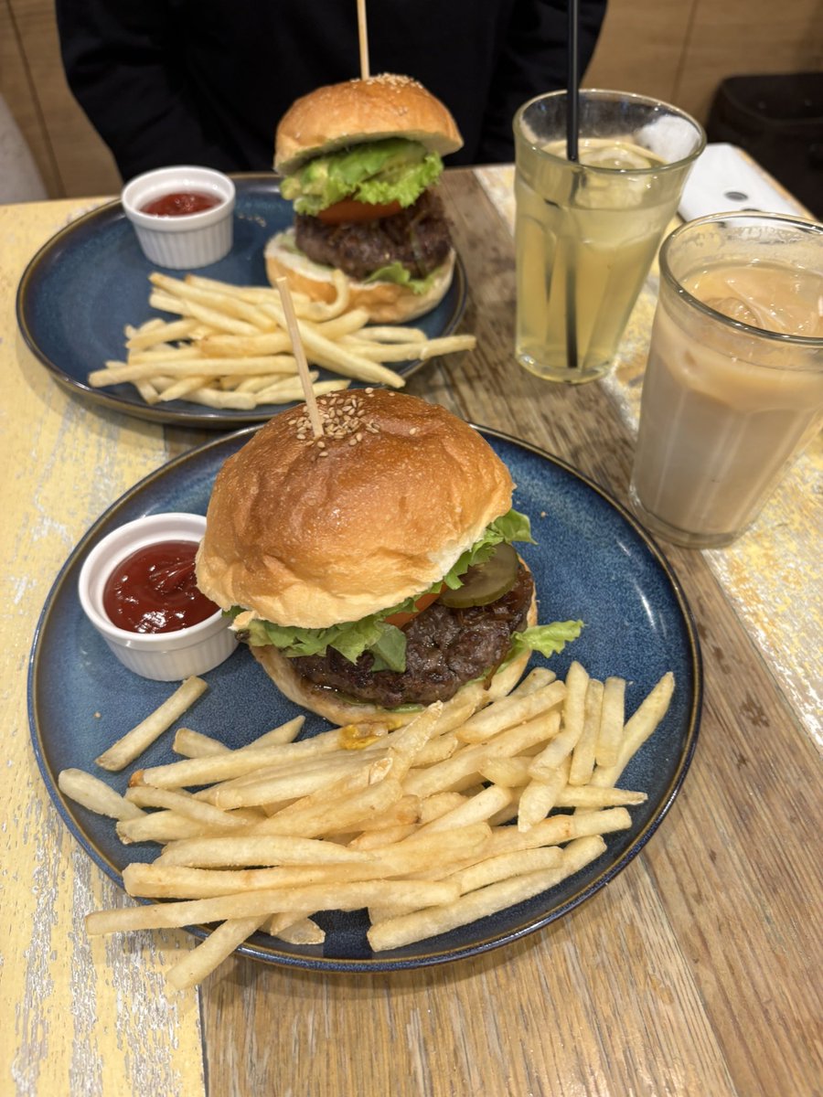 pink_bouquet_'s tweet image. #sources
#ソーシズ 秋ライブ
いま自分がどこにいるのかわからなくなるくらい素敵な時間でした
金木犀
ほんとうにほんとうに
とても素敵でした

ライブのあとは
いろんな話を聞いてもらってホッとしました
みっちゃんいつもありがとう🤍
楽しかったです☺️