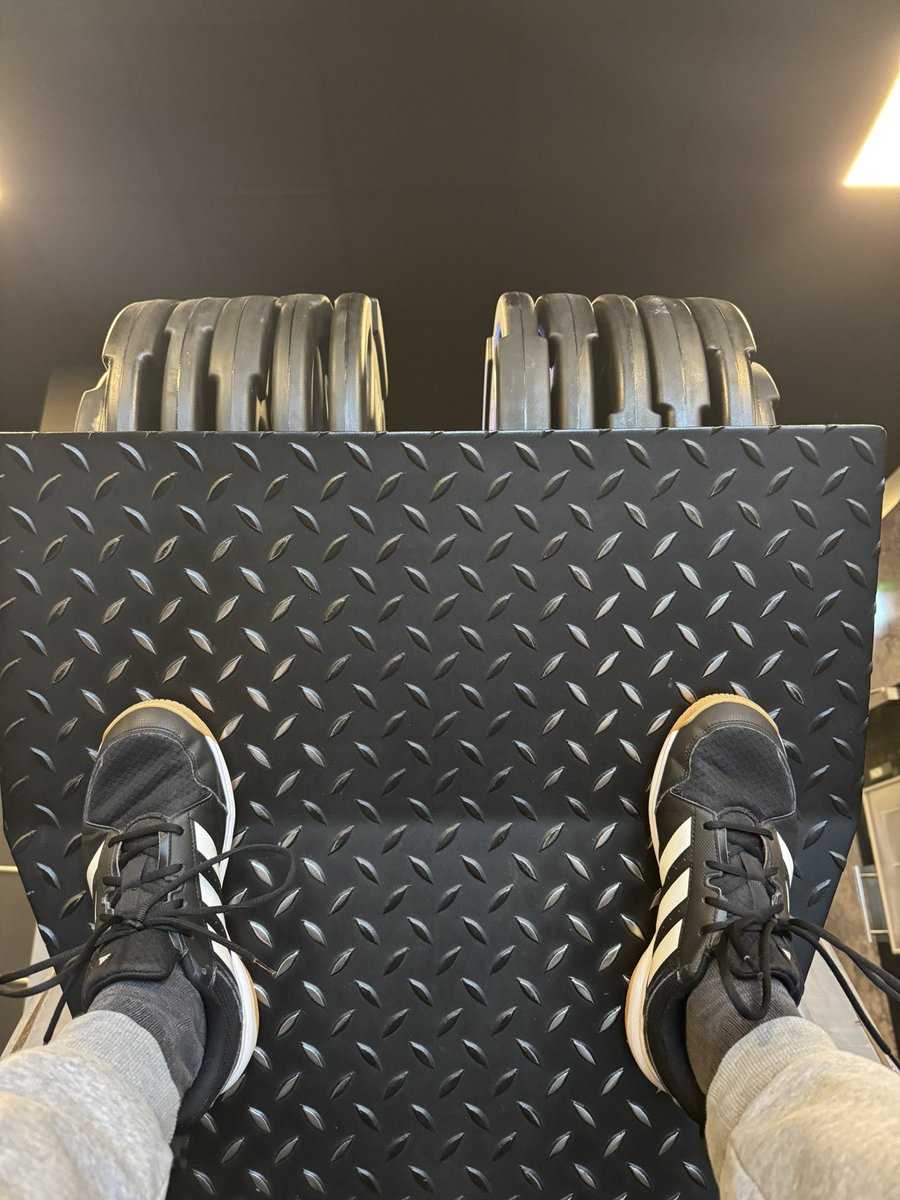 227,5 Kg für 15. Und ihr so? #pumpen