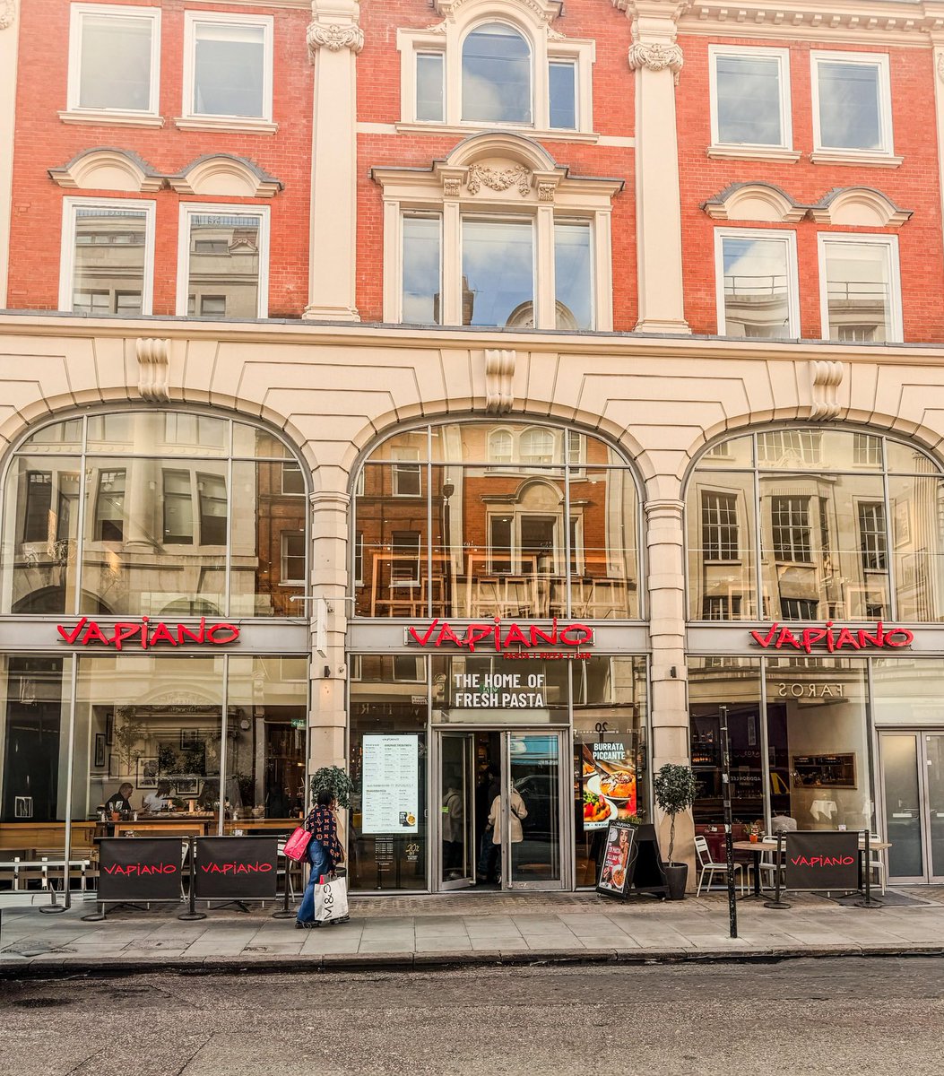 VapianoUK's tweet image. Sorry to our guests, that Vapiano Oxford Circus is now closed due to the expiry of our tenancy. 

Our team will move to our other locations where we continue to make our fresh pasta every morning in Tottenham Court Rd, Tower Bridge, Paddington and Manchester. 

Thank you to…