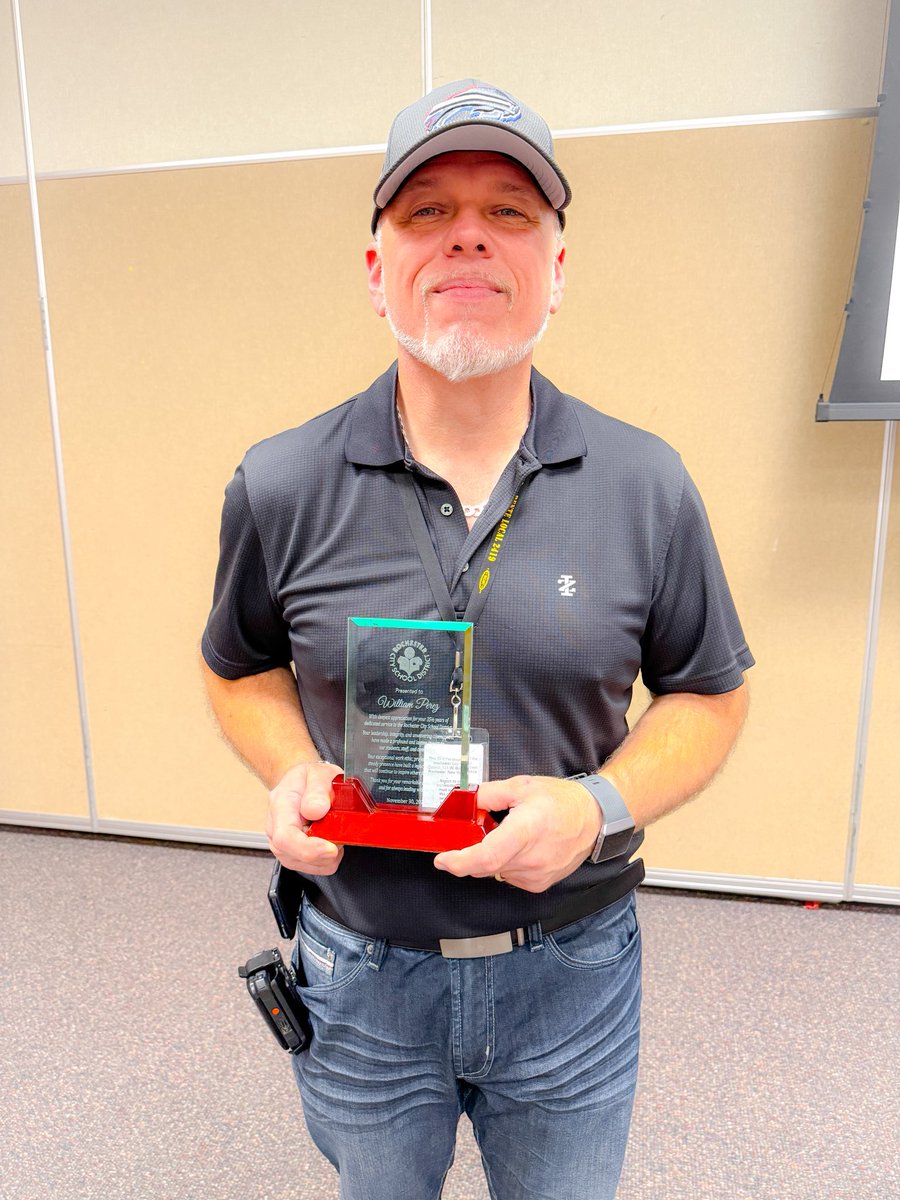 jacobscott101's tweet image. Congratulations to William Perez on his retirement after 35+ years with RCSD! 

William’s dedication, integrity, and willingness to mentor countless staff members has shaped this district in incredible ways. He always showed us how to do things the right way and led with both…