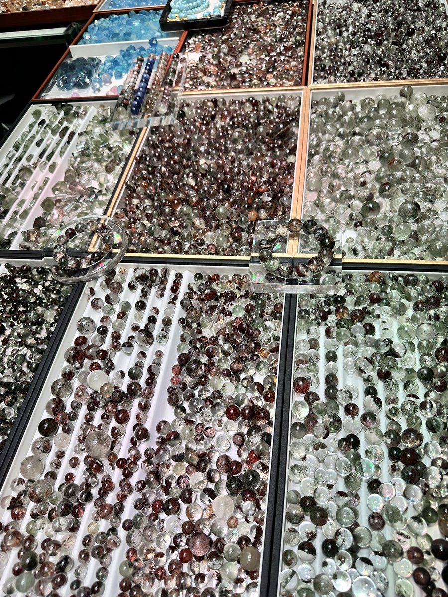 yong123124's tweet image. All kinds of crystal jewelry factory wholesale, you can contact us if you need it!