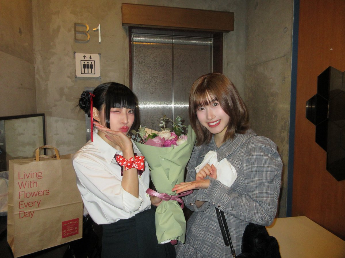 anjouyuna0101's tweet image. #藤池アリス王国国営ライブ Vol.6
王国学園祭🏫
アリスちゃんのBirthday Live🎂
に行ってきました🥁✨
アリスちゃん𝑾𝒐𝒓𝒍𝒅🌎🥁
盛りだくさんのLIVEでした·͜·ᰔᩚ
楽しかった〜🥰

12/19のLIVEもアリスちゃん𝑾𝒐𝒓𝒍𝒅🌎
で盛り上げてくれると思いますჱ̒^^
今から楽しみです°・*:.。.☆