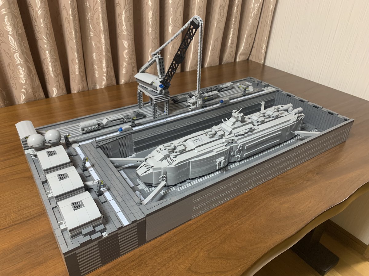 Imperial_fleet_'s tweet photo. 前に作成したオリジナル艦のドックを作りました🚢スケールは約1/300です。 https://t.co/c3S7M6kEfN