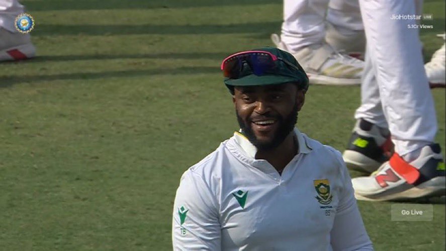 जहां मैटर बड़े होते हैं वहां साउथ अफ्रीका के लिए बावूमा भाई खड़े होते हैं !! भाई की हाइट पर मत जाना, हारे हुए मैच में भी फाइट करना और जीत जाना ही भाई की पहचान है !! #LordBavuma #Bavuma #INDvsSA