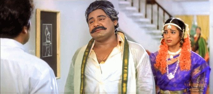 அந்த நாய்:  எனக்கு ஒரு டவுசர் வாங்கி போடனும்னு தோணுச்சாடா உனக்கு 😏