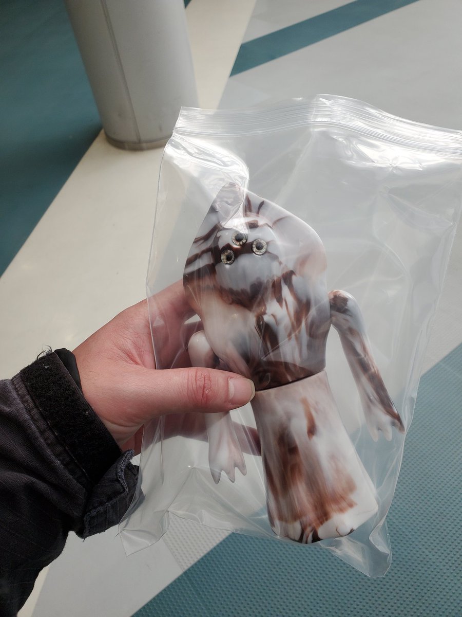 MIXとめっちゃ悩んだけど
3メートルで
お迎え出来なかったマーブルの子を……
何回も見に行って不審者だったな笑
 #3目ートルの宇宙人
 #mixturetoys
 #デザフェス
 #ソフビ