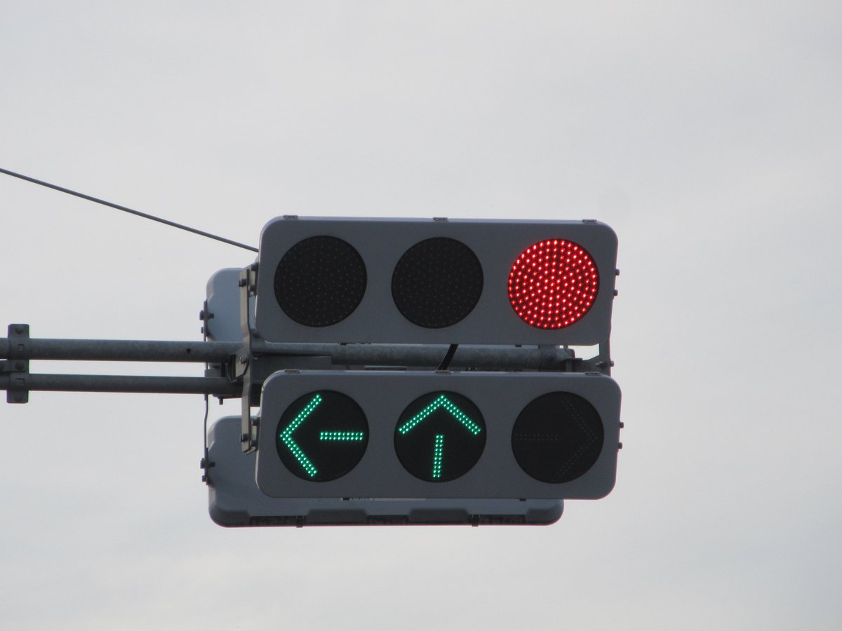 youL3480's tweet image. 行田市白川戸にあるコイト低コスト親子です。 #信号機