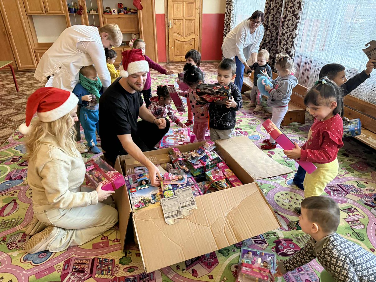 horia85's tweet image. A Christmas to Remember 4.0

For the fourth year in a row, we aim to bring Christmas joy to orphan kids in Ukraine!

This year, we joined forces with @frontlinekit and @GLG20inc to raise funds to deliver Christmas presents to kids hosted at &quot;Diva Maria&quot; center in Svalyava, the…
