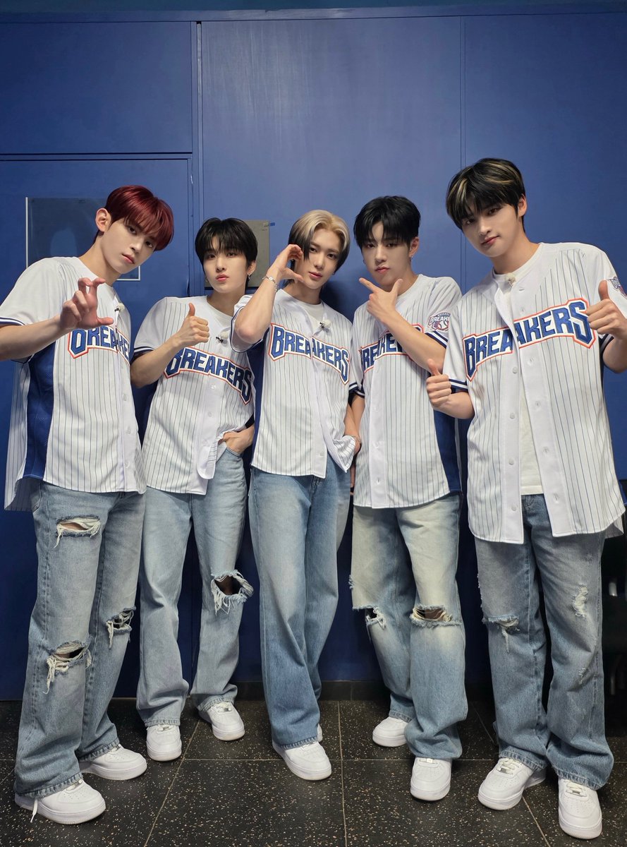 CUBE_NOWZ's tweet image. [📸] 251116 @ &amp;lt;최강야구&amp;gt;

#NOWZ #나우즈
#최강야구