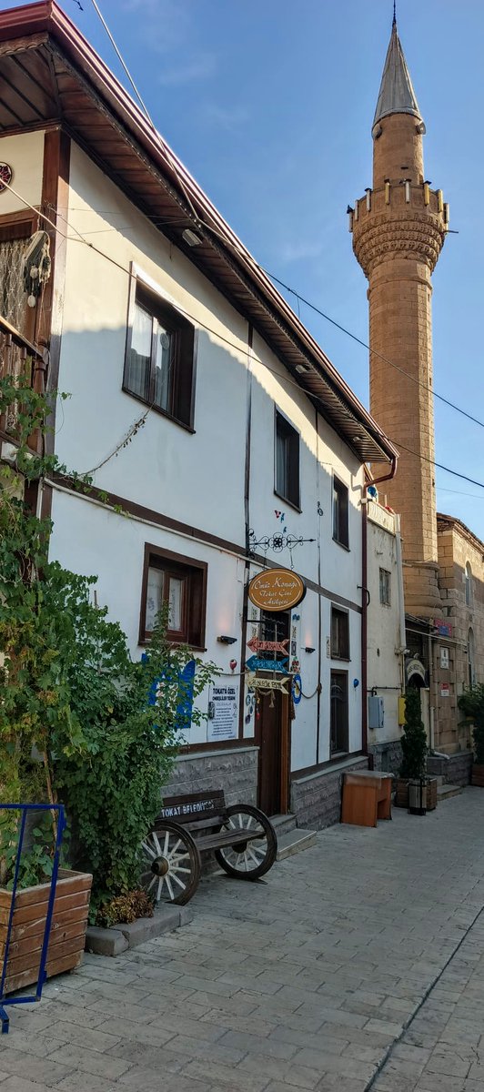 Mudebbirat's tweet photo. 📍 TOKAT 📸

Şunu da söylemek isterim ki Tokat'ın yöresel yemeklerinden kesinlikle yiyin ve Taşhan'da mutlaka kahve için 😊 https://t.co/3AeL0Nadk4