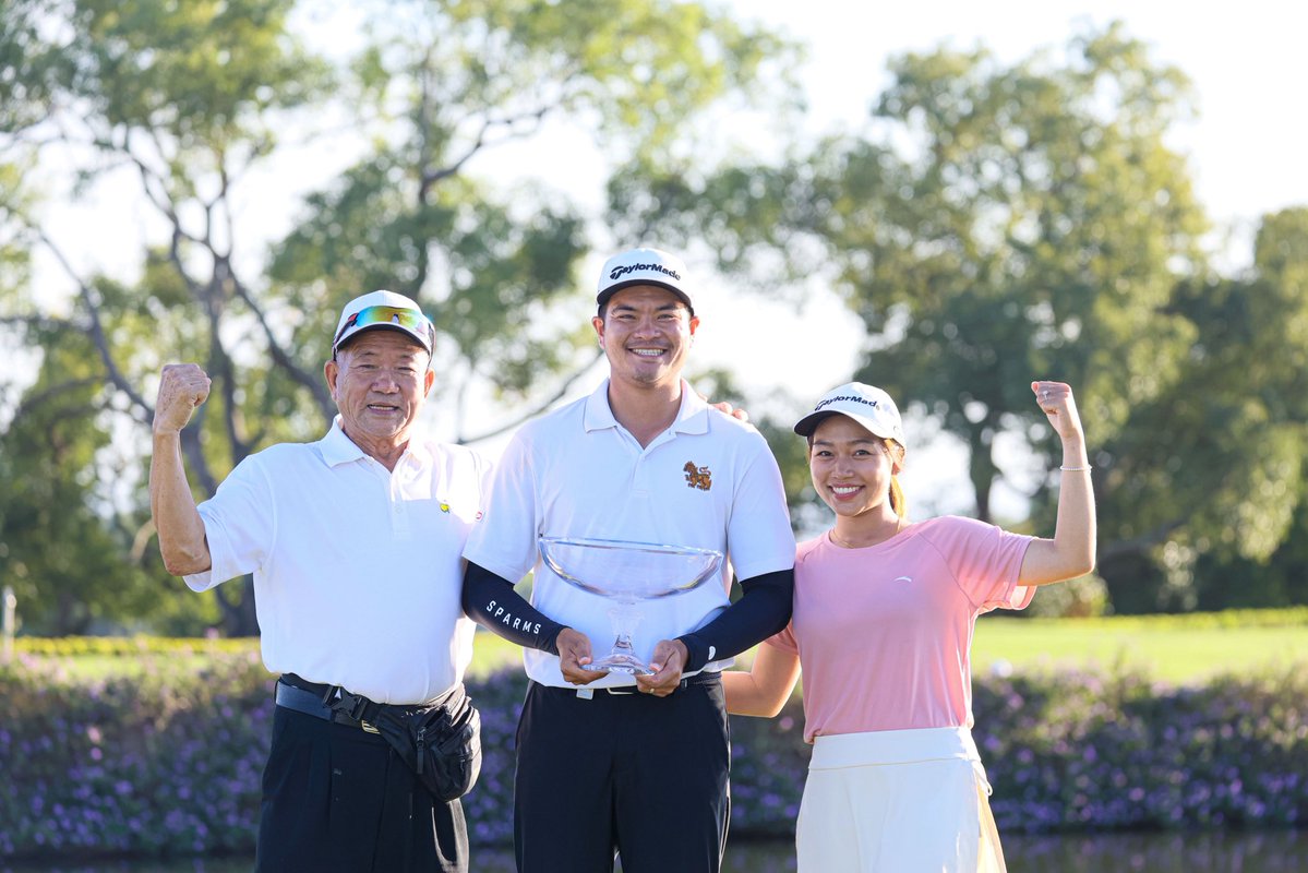 asiantourgolf's tweet image. A maiden victory made sweeter by winning in his dad’s homeland and with his wife on the bag ❤️

Ekpharit Wu is now a winner on Tour and will head to next week’s @SaudiIntlGolf for the biggest event yet in his career 🙌🏻

#TaiwanGlass #TaifongOpen #TimeToRise