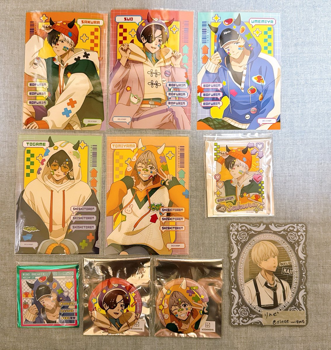 *.:。❁（グッズ整理中） これやる人結構いるらしいからいつか自分のところに自分が入れたやつが