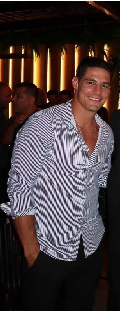 MariaCanto95711's tweet image. Buongiorno...
Allora Lui è una persona troppo perbene ...non vi manderà mai a fanculo ....non sa neanche che esistete e vegetate  in questo covo di X (perché solo qui potete stare ) 
Oggi dedicatevi alle vostre famiglie !E&apos; domenica ! 
#FacundoGonzalez