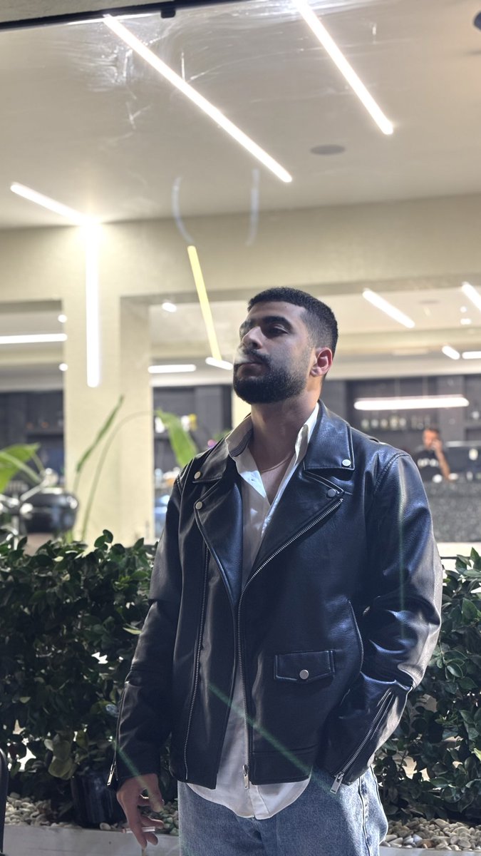 ItsRezaHb's tweet photo. I’m too gentleman for this shit! https://t.co/wkKJW5VNVY