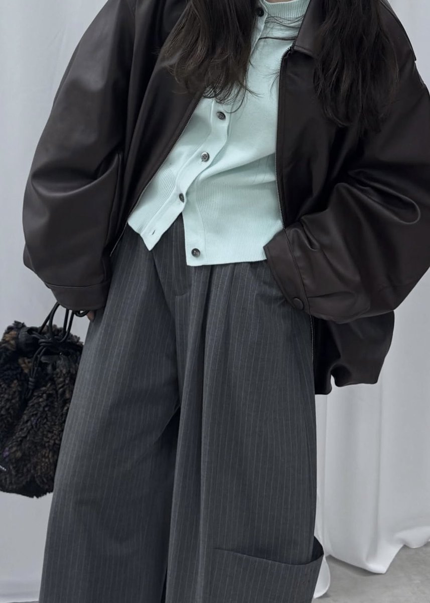 STUDIOUS_JP's tweet image. 【STUDIOUS】
◻︎POCKET KNIT CARDIGAN

studious.co.jp/shop/STUDIOUS/…

#studious
#cardigan