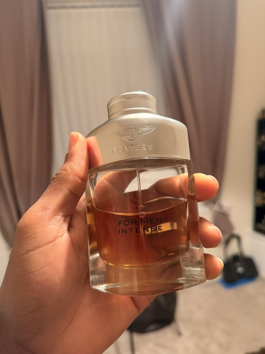 ScholarChefD's tweet image. This perfume is a testament that a Jack of all trades could actually be a master of all.

Bentley makes great cars, and this great fragrance. This is probably the only perfume all fragheads are in Consensus of how good  the it is, scent profile and value for money wise.

Boozy…