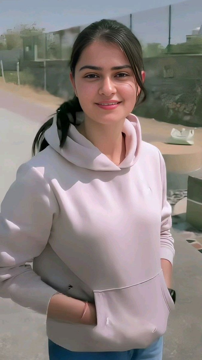 मेरे हिसाब से दोपहर अभी हुआ है आप लोगों के हिसाब से जब चाहे हो जाए ,

खाना खा लिया है या खाना है या सुबह खा लिया था ??

शुभ दोपहर X Creator 🙏✨