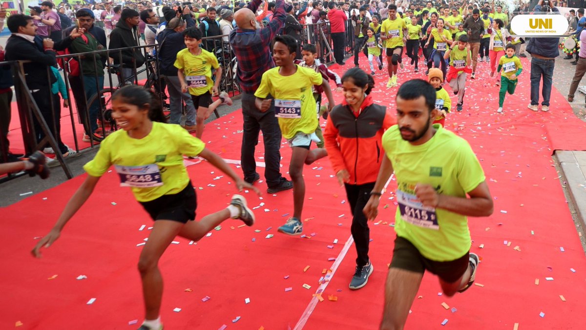 uniindianews's tweet image. In Photos | SK Lucknow organised a marathon on Sunday, which was flagged off from the 1090 Crossing. Bollywood actor and host Rannvijay Singha, along with BJP leader Neeraj Singh, jointly inaugurated the event.

📸:  Sumit Kumar / UNI

@NeerajSinghSays | @rannvijaysingha |…
