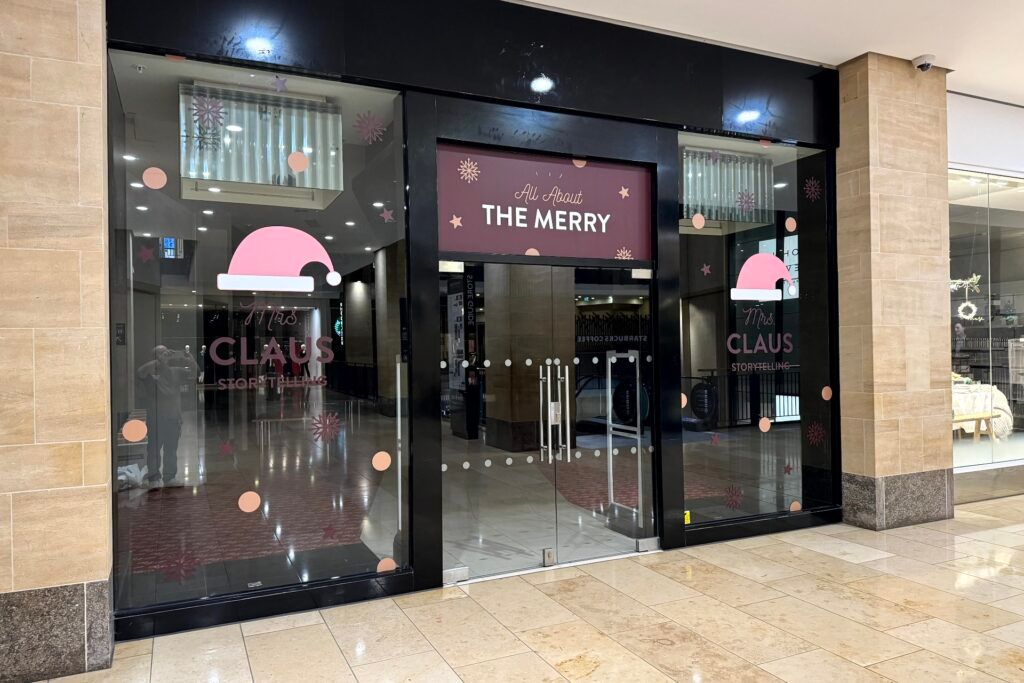 impact4signs's tweet image. Want branding that blends seamlessly into your shopfront? Clear vinyl graphics add style without overwhelming the space. im4s.uk/windowgraphics #ClearVinylGraphics #CustomSigns #ShopFrontSigns