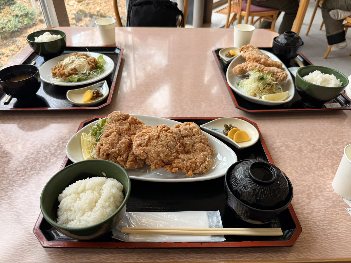 富士山は朝しか見れなかったが、キャンプ楽しかった！！こーいちくんありがと！！
かとぅーさんも朝風呂合流♨️
両日昼飯がデカかった…🫠