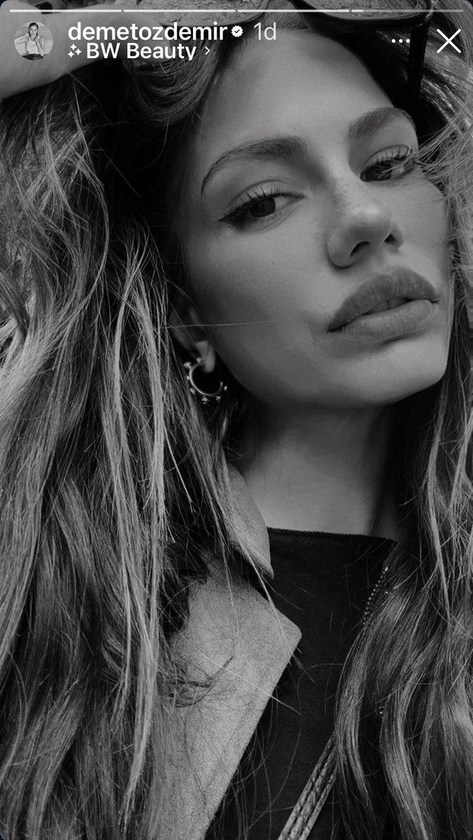 #DemetÖzdemir İnstagram hesabında yeni bir hikaye paylaştı💫

📍 📸| @/demetozdemir • IG Story