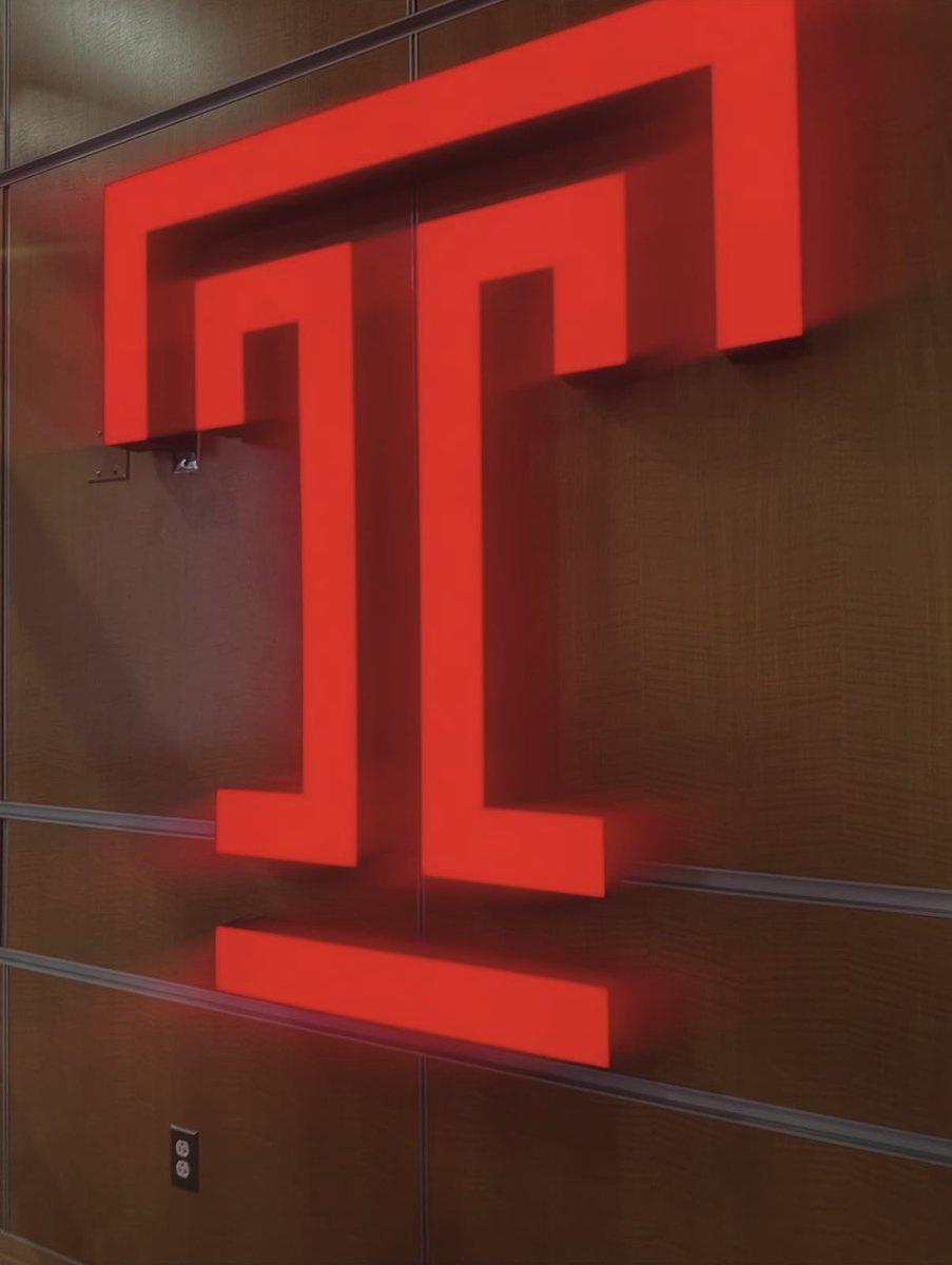 TEAMPAHOOPS's tweet image. Thank you @templewbb and coaching staff for the great unofficial visit. I enjoyed watching practice and getting to learn more about your program and amazing facilities. Can&apos;t wait to come back for a game #GoOwls @teampennsylvaniaaau