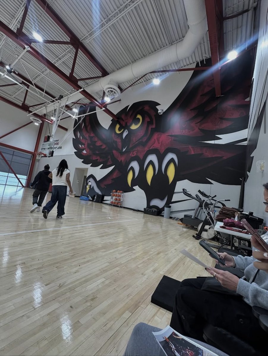 TEAMPAHOOPS's tweet image. Thank you @templewbb and coaching staff for the great unofficial visit. I enjoyed watching practice and getting to learn more about your program and amazing facilities. Can&apos;t wait to come back for a game #GoOwls @teampennsylvaniaaau