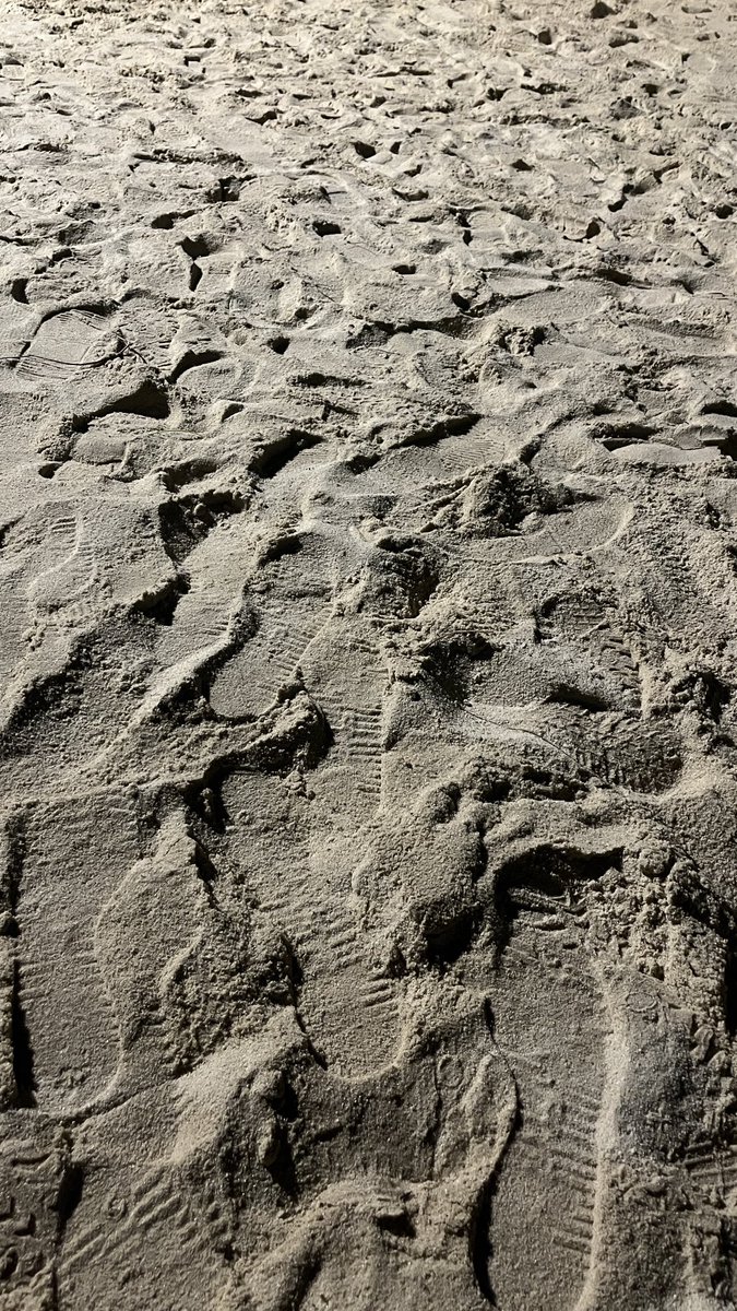 Banyak jejak banyak cerita pula disetiap langkahnya.
Aku hanya ingin disini menikmati semuanya bersama istri dan anak-anak.