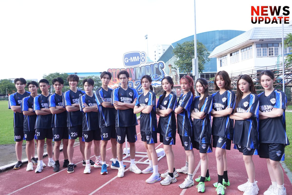 NEWSUPDATE_THAI's tweet photo. ทีม“Shadow Eagle” พร้อมสู้ ช้อมวิ่งผลัด 4*100 ก่อนเปิดศึก #GMMTVSTARLYMPIC2025
#เฟิร์สข้าวตัง #จูเนียร์มาร์ค #JuniorMark #junniorrs #FELIZZ #poon_mit12 #Mewnich #savesaisawat #indy_ธนทัต #stamp_panachkorn #napat_un #FordAlan #20aungpao #plapodd #SinghaLST #GMMTV https://t.co/MerPdv77zI