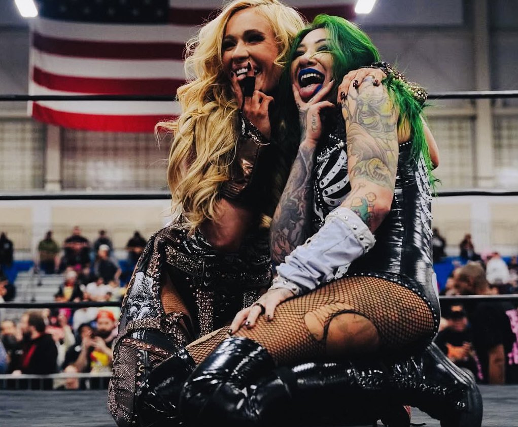 SeductiveIcon's tweet image. The Smokeshow and the Ballsy Badass. 💚