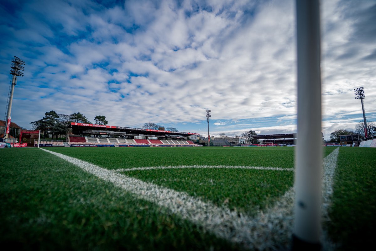 usldunkerque's tweet photo. 📍 Stade de la Libération. 

Place à la @coupedefranceCA ! 

#TeamUSLD #USBCOUSLD https://t.co/BUFrachsRV