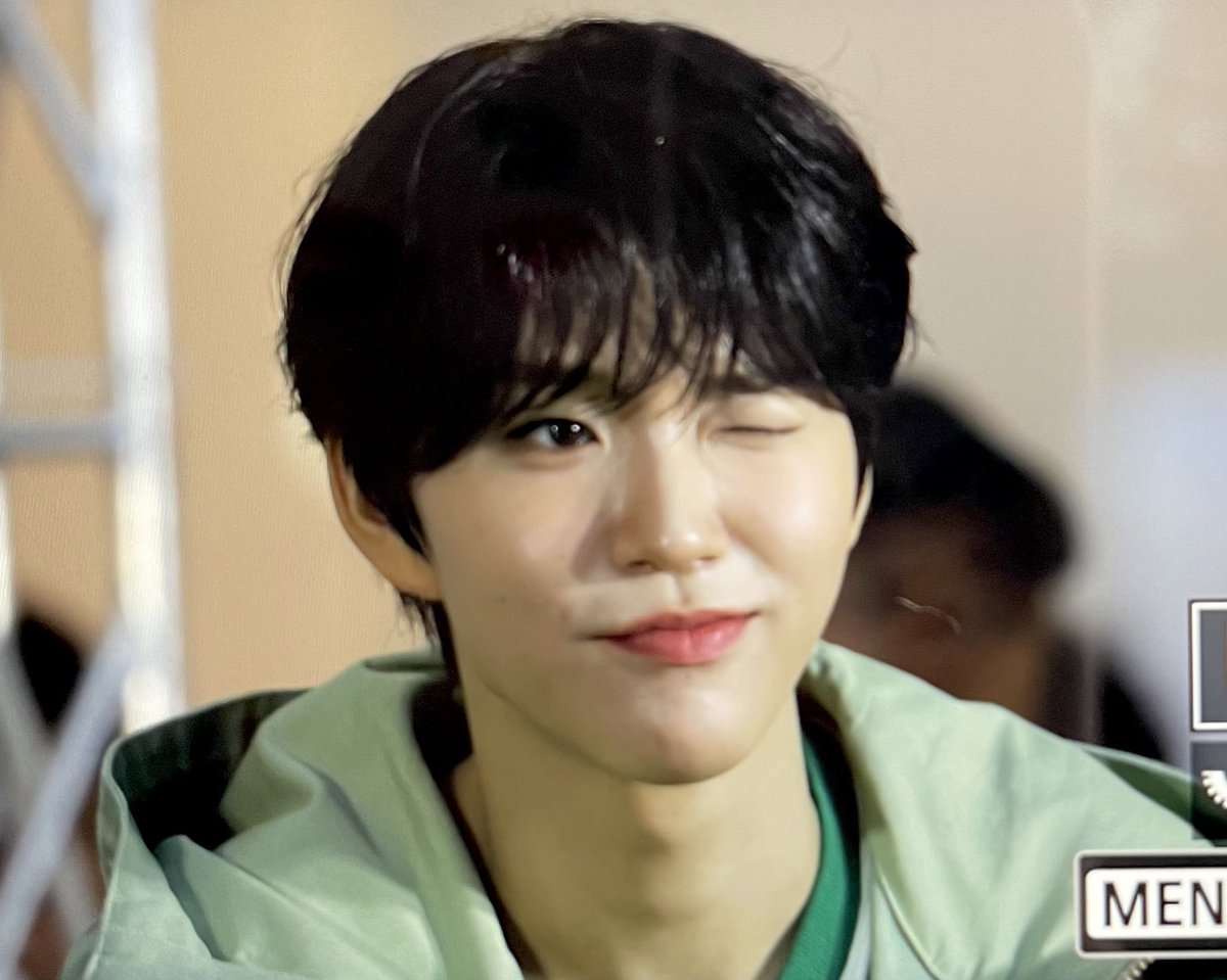 dangdang_0621's tweet image. 근데 이 날 유독 윙크 사진이 많긴 해