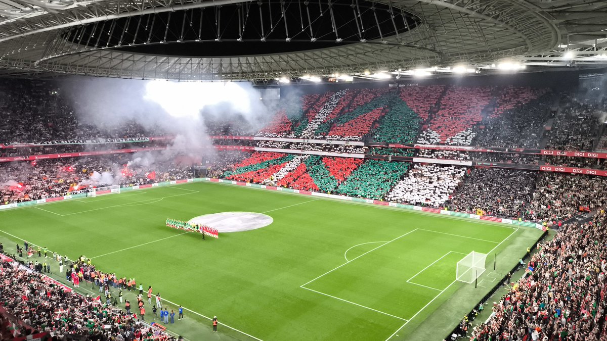 Santimami. Bilbo. Basqueland #gurekoloreak ❤️ 💚 🤍