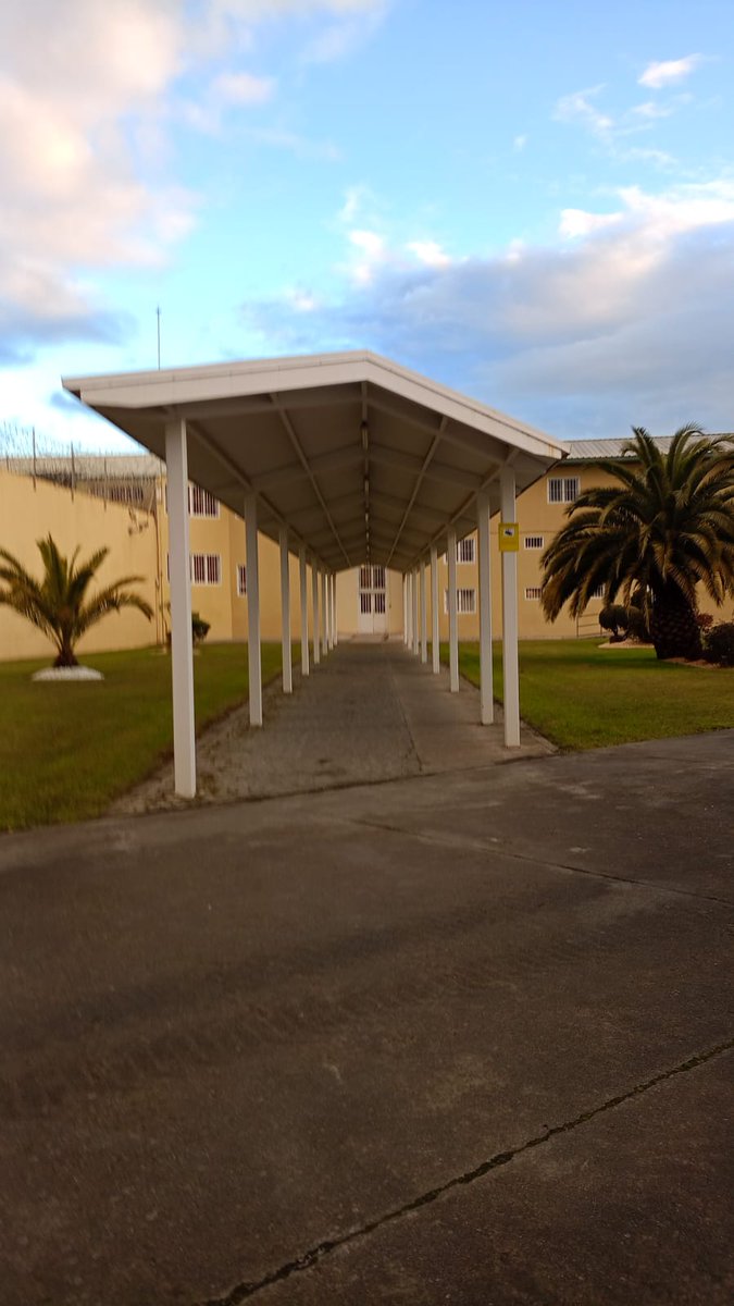 En el día de ayer se produjeron 2 peleas en #sosprisiones #Asturias y ante la ausencia de médico en el centro NO SE PUDO AISLAR a ninguno de los internos implicados <a href="/lanuevaespana/">La Nueva España</a> <a href="/elcomerciodigit/">EL COMERCIO</a> <a href="/RTPAOficial/">RTPA</a> <a href="/lavozdeasturias/">La Voz de Asturias</a> <a href="/COPEAsturias/">COPE Asturias</a> <a href="/ondacerogijon/">Onda Cero Gijón</a>