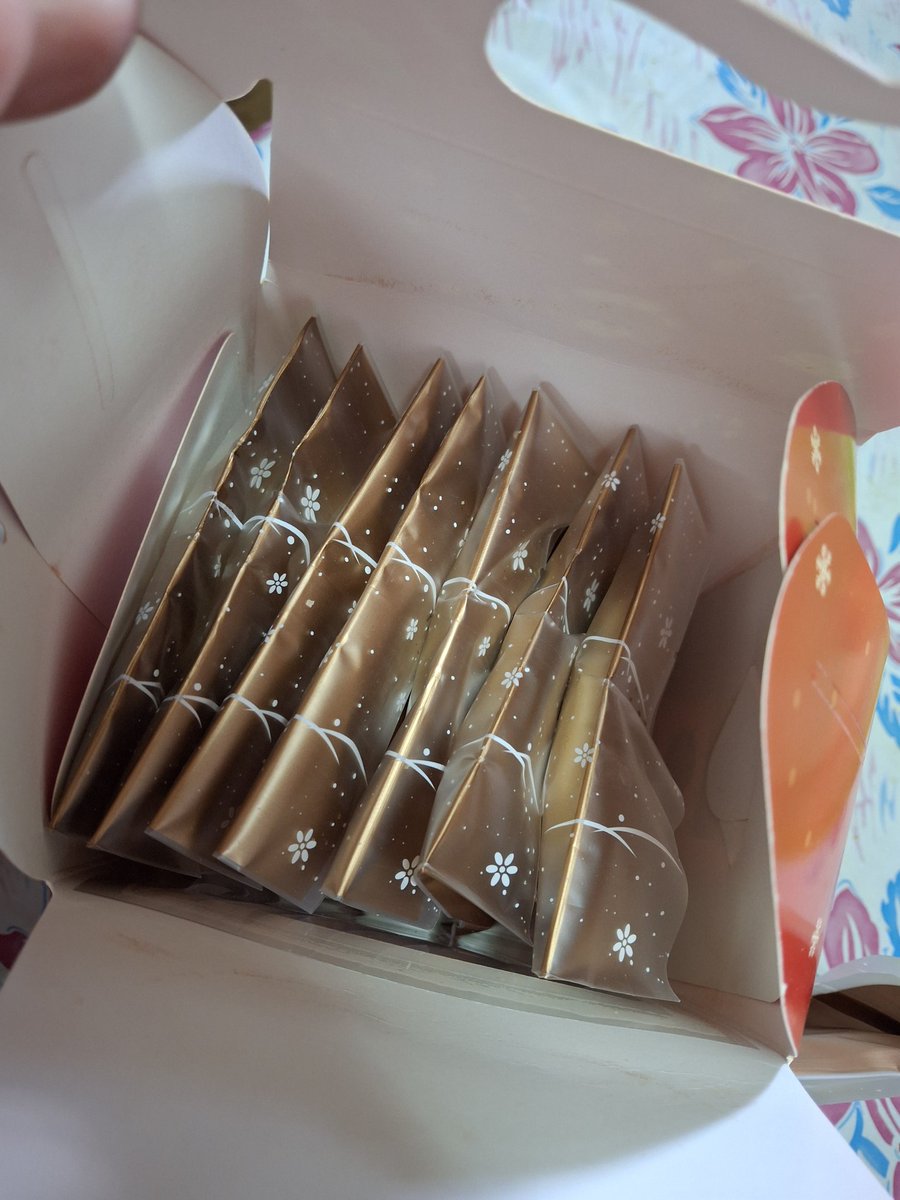 PoonSRC's tweet photo. หอม เข้มข้น กินกับกาแฟเข้ากันดีเลย
#crcookeii https://t.co/ZLLir19Ivu