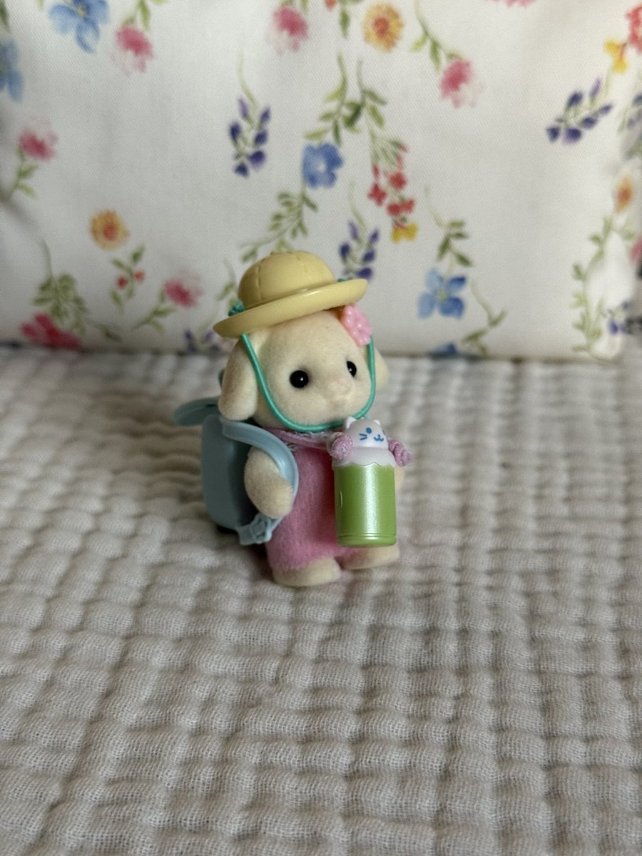 be good in school ! 🥞🚌🌸📒🧃🍡🍦🧼