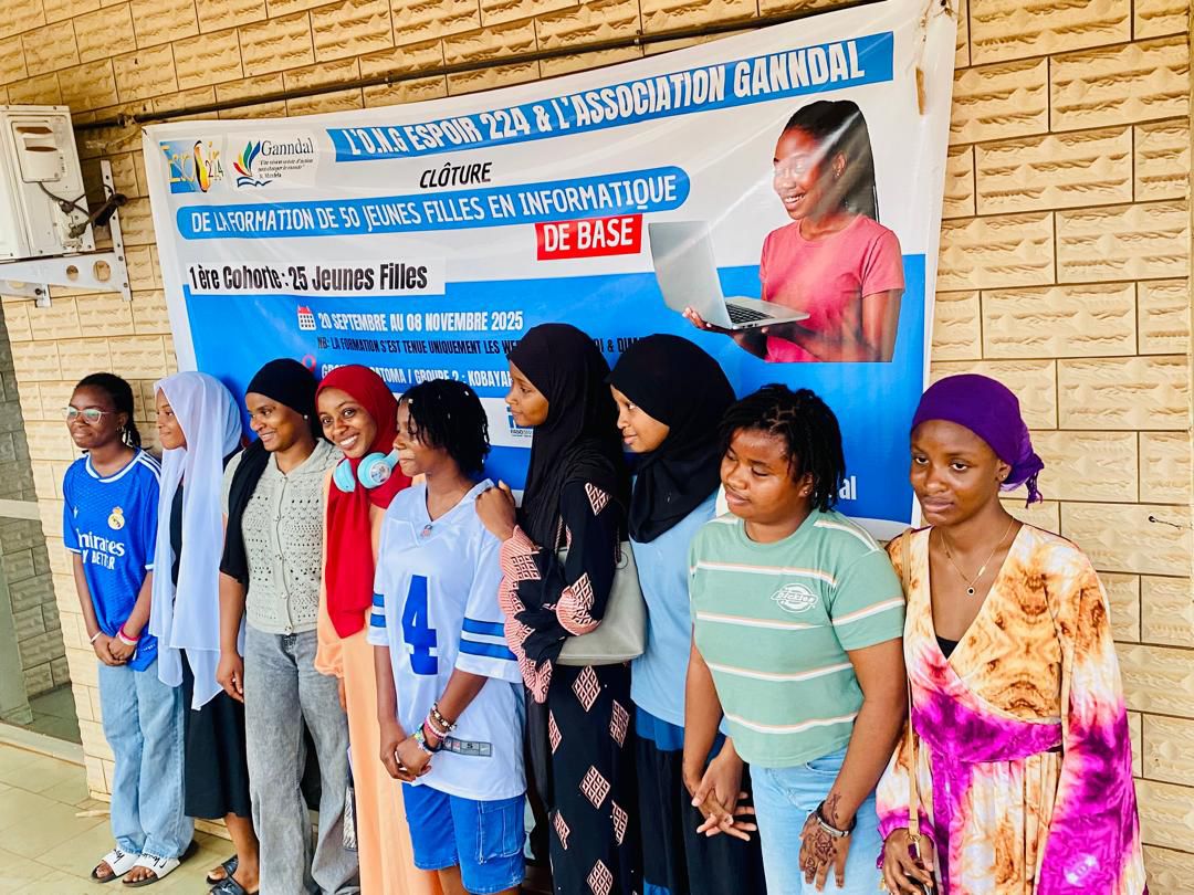 Ganndal224's tweet image. Fière de la 1ère cohorte #FillesEtTech 🎓✨
Elles repartent avec confiance, compétences et ambition.
La 2e cohorte arrive bientôt 🚀💙
#InclusionNumérique #FormationDigitale