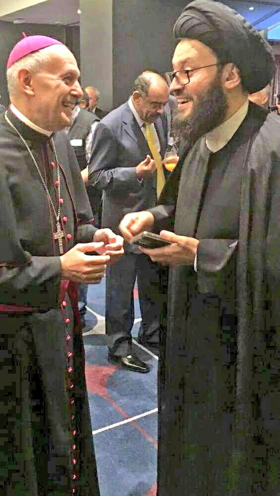 في اليوم العالمي للتسامح، نؤكد أن التسامح الديني ليس مجرد قيمة أخلاقية، بل هو ركيزة أساسية لبناء مجتمعٍ آمنٍ ومتعايش سلمي
فاحترام المعتقدات وصون حرية العبادة وتعزيز الحوار بين الأديان عناصرٌ جوهرية لترسيخ السلام الإنساني. لنجعل من هذا اليوم دعوة دائمة لممارسة التسامح قولاً وعملاً