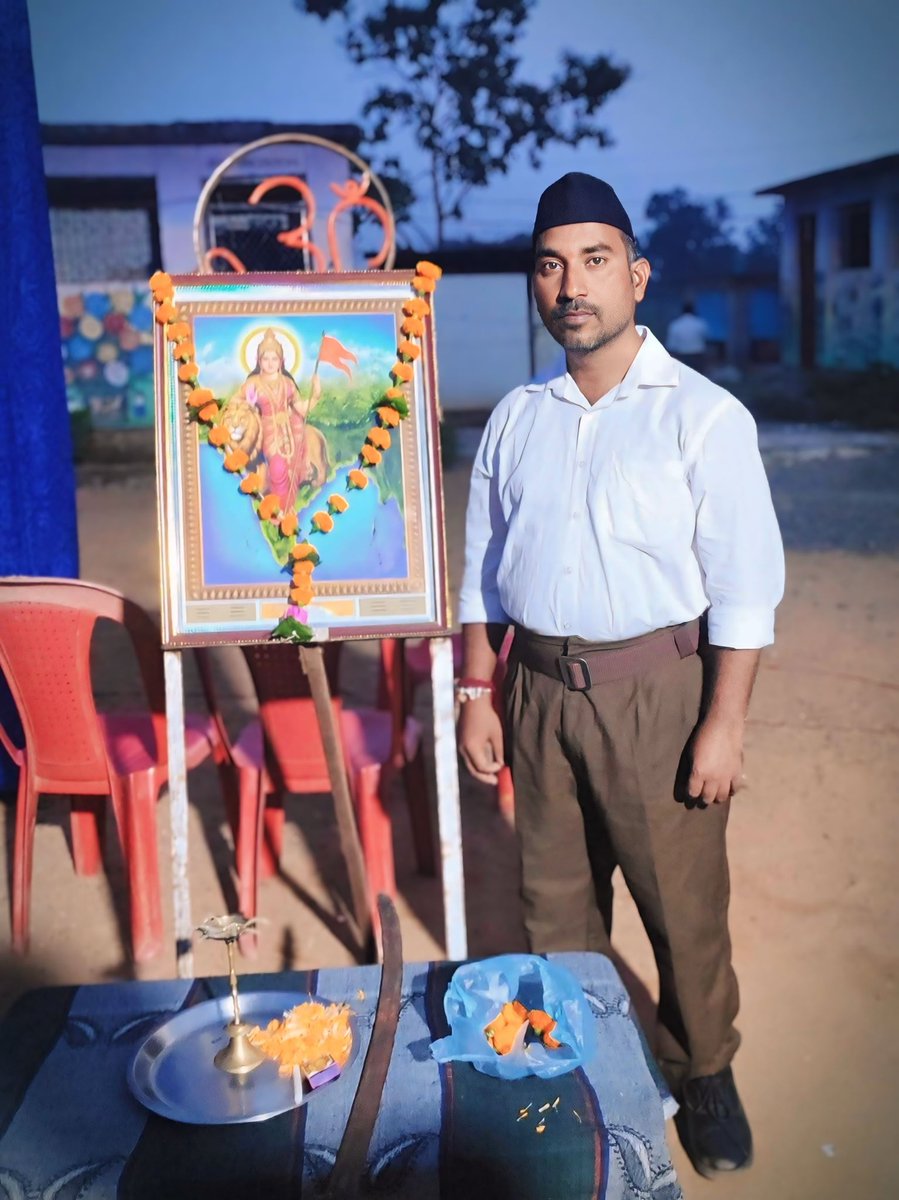 sudhirsukare1's tweet image. मेरे लिए मेरा देश पहले, उसके बाद धर्म आता है, लेकिन जब धर्म की बात आती है तो मैं यह कहूंगा कि &quot;अगर हुआ मेरे धर्म पर घात तो मैं प्रतिघात करूंगा, हिंदू हूं मैं, हिंदुत्व की बात करूंगा, हिंदुत्व की बात करूंगा&quot;