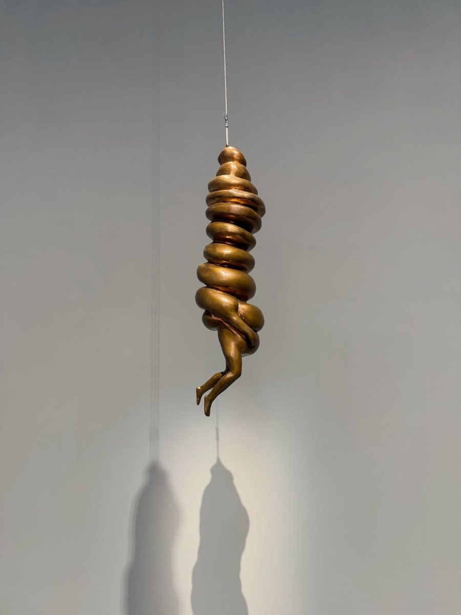 naomeowmeow's tweet image. Louise Bourgeois and Namjoon.