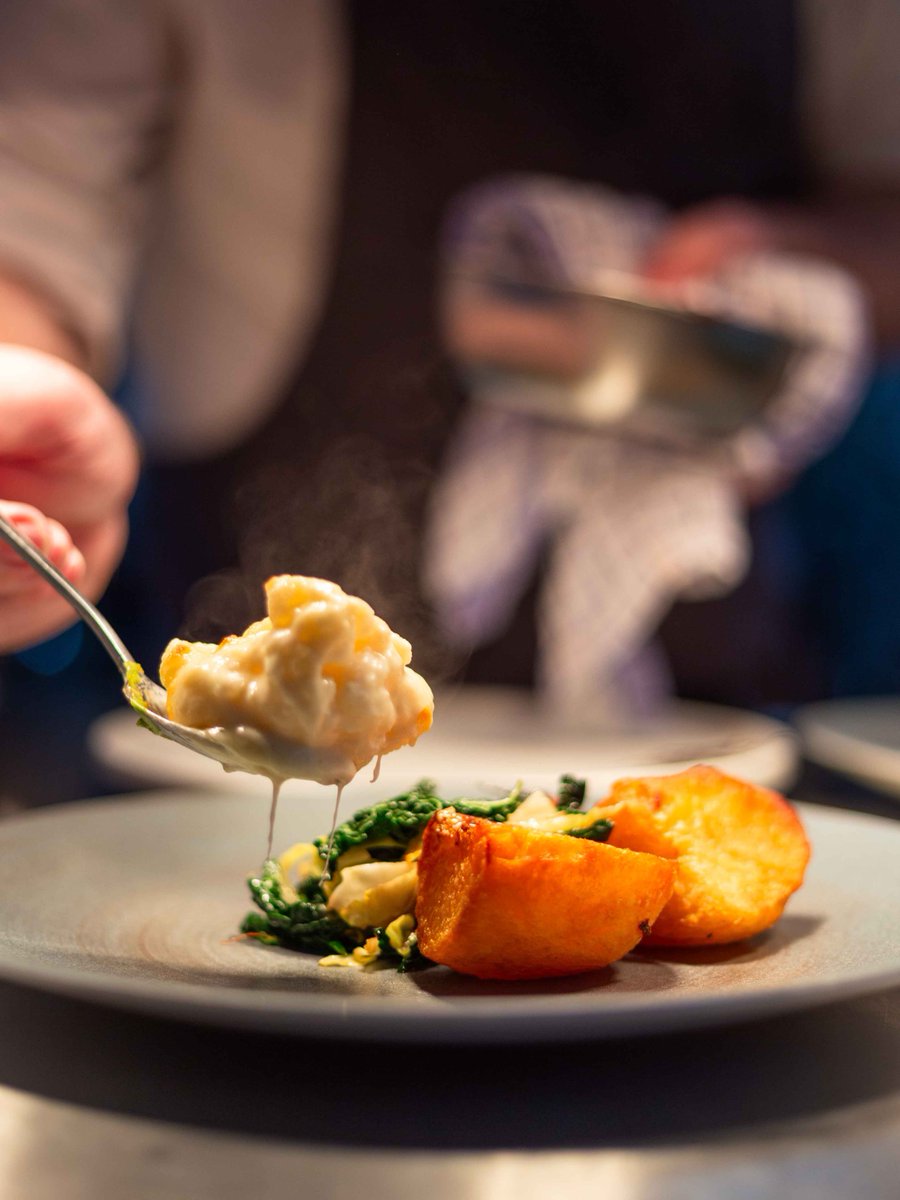 Sunday service at Barnacle 😍

Roasts from 12pm with the best local produce.

This week: sirloin of beef 🐄 or roasted butternut squash 🌿

Limited spaces, book now: bit.ly/3IJZ3vh

#liverpoolrestaurants #sundayroast #barnacleliverpool