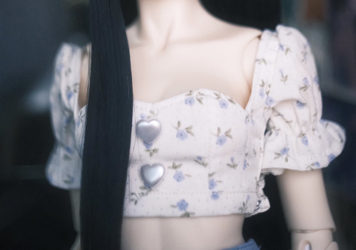 #트인덕장터
젤라떼 SDGr사이즈 어도러블탑 운포4.5에 판매합니다
원가는 9만원대였던 것 같고 신품구매 후 1회 착용하여 데미지없이 깨끗합니다