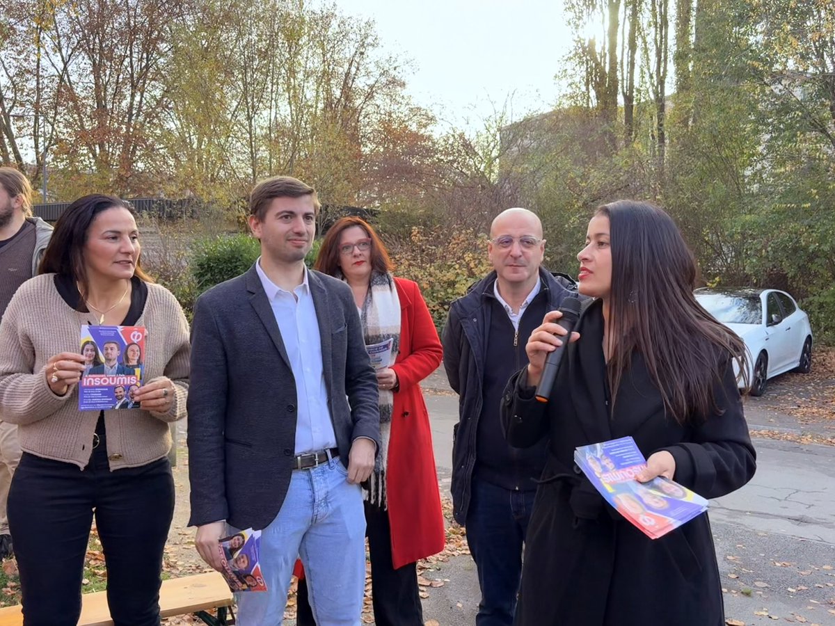 🗣️ « Nous sommes tellement oubliés au quartier de l’épine ! »

📍 2ème étape de la caravane populaire à #Hellemmes en force avec les insoumis•es !

✊ Marre que les quartiers populaires soient délaissés sans arrêt ! En 2026, on change tout à #Lille, #Lomme et Hellemmes !