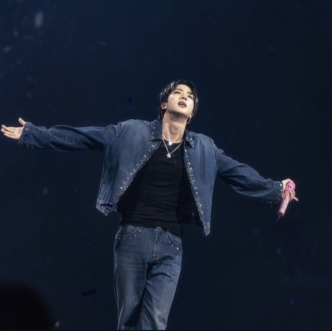 ActorJinEmpire's tweet photo. Falling (Feat. Taka) by #JIN has surpassed 22 million streams on Spotify 🔥🥳
CONGRATULATIONS JIN
#Jin_Falling #BTSJIN #방탄소년단진 https://t.co/qi1vYtNWaE
