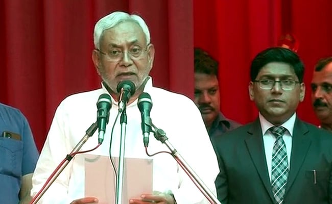 बिहार में NDA के विधायकों ने नीतीश कुमार जी को विधायक दल का नेता चुन लिया क्या? 

सुना नीतीश जी ने शपथ की तैयारी शुरू कर दी है? 

#Bihar #BiharPolitics #ChiefMinister