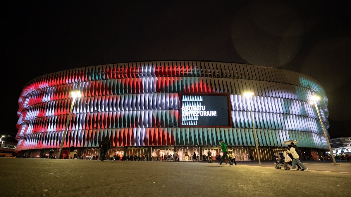 AthleticClub's tweet photo. ❤️ San Mamés vibró ayer con un emotivo partido entre la @EFF_FVF y @Palestine_fa

5⃣1⃣.3⃣9⃣6⃣ espectadores presenciaron el encuentro internacional para hacer un llamamiento por la oficialidad y el reconocimiento de la Euskal Selekzioa, por un lado, y por la paz en Gaza y el reconocimiento del estado Palestino.

✊ Dos causas, dos selecciones y dos pueblos unidos.

🔗 https://t.co/fYmfxT4wq4