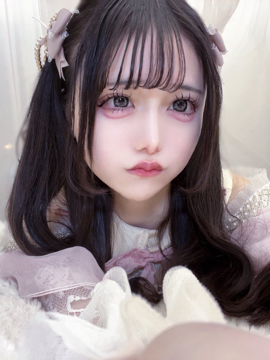 __flua0's tweet photo. なんと今日、オープン1周年らしい🥀🎀
  
 #自撮り界隈 https://t.co/0LNZE97e8R
