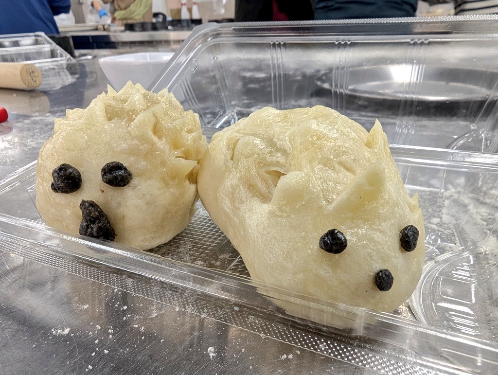 毎年恒例の中村祭🥳学生さんが調理、接客してくれて、パワーをもらえる🥳レストランはフレンチに行ったけど、即完売で早くから行っていて助かった☺️3,4枚目は調理体験のガレットとハリネズミ饅頭。。。中華街とかでよくあるけど、ハリは意外と簡単に作れる事が分かった︎︎👍(顔は悪い)
